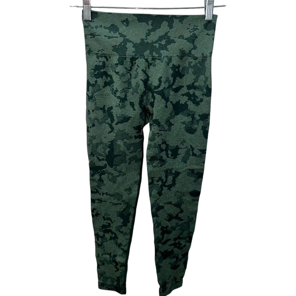 Workout Leggings in Camo Pattern | Unbranded | Size Small